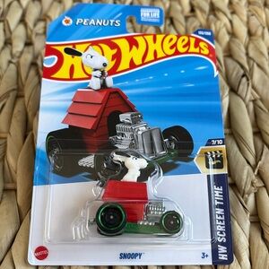 Peanuts Snoopy Dog House Hot Wheels Hotwheels Mattel 75 Year Anniversary Car New